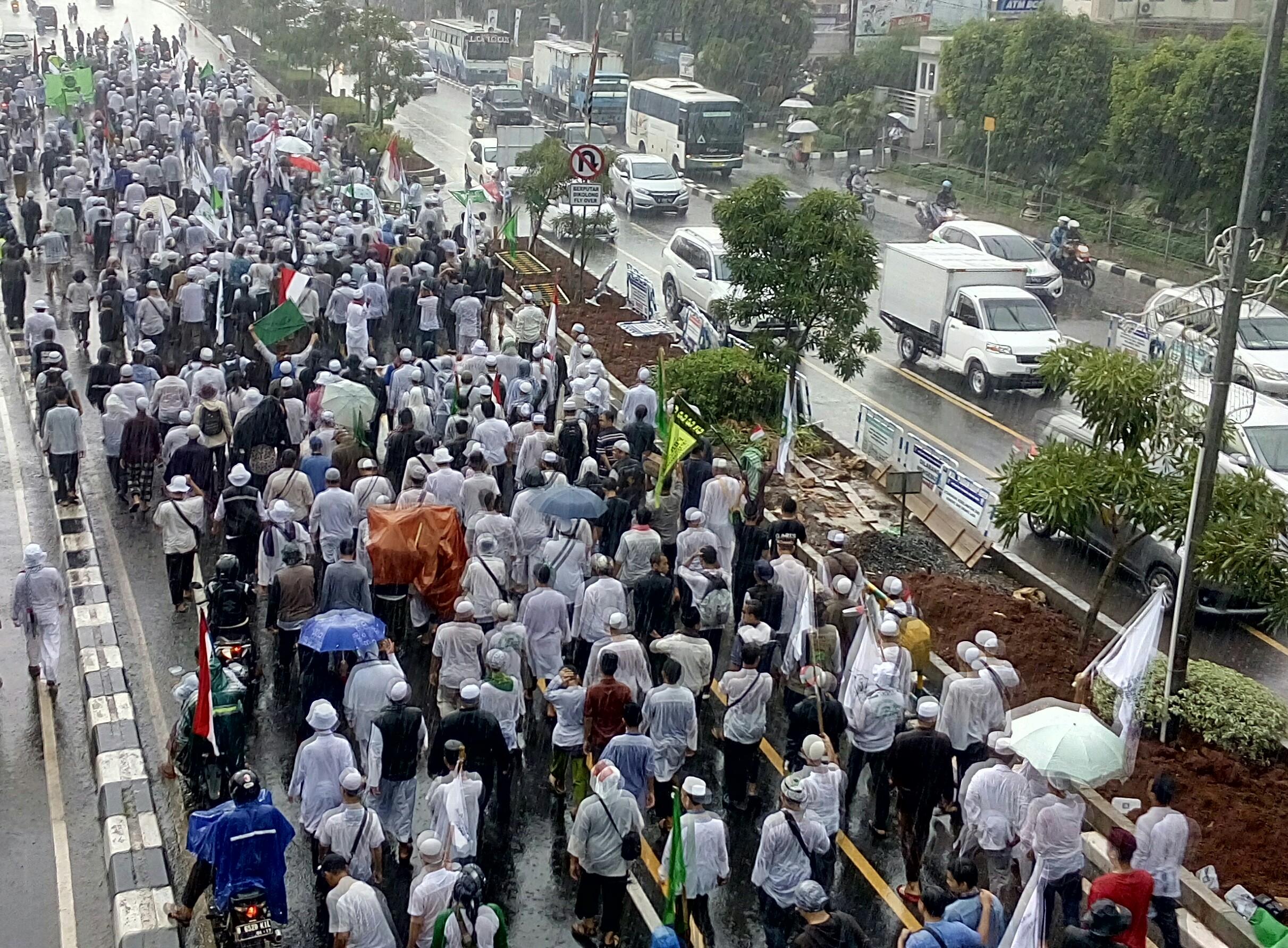 Gelombang Aksi Umat Islam di Bekasi Tuntut Ahok Diadili