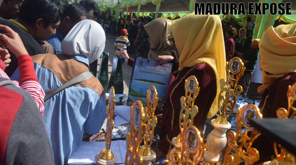 2 Panitia Hari Jadi Sumenep Nyaris Adu Jotos Didepan Menteri Sosial