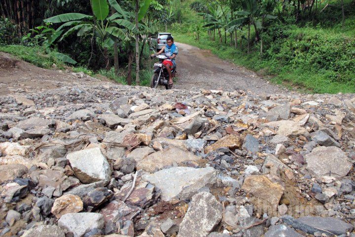 DD Melimpah, Jalan Rusak Di Ganding Makin Parah