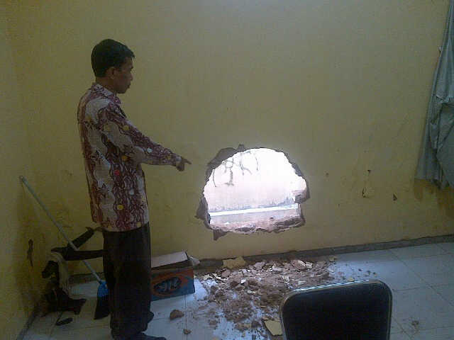 Kantor KUA Batuan Sumenep Dibobol Maling