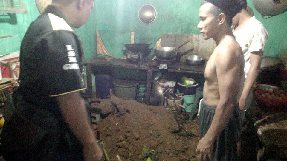 Kompor Gas LPG Meledak di Warung Nasi Lenteng