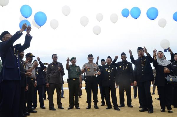 980 Pejabat  Pemkab Dilantik di Pantai Lombang, Ini Penjelasan Bupati Sumenep