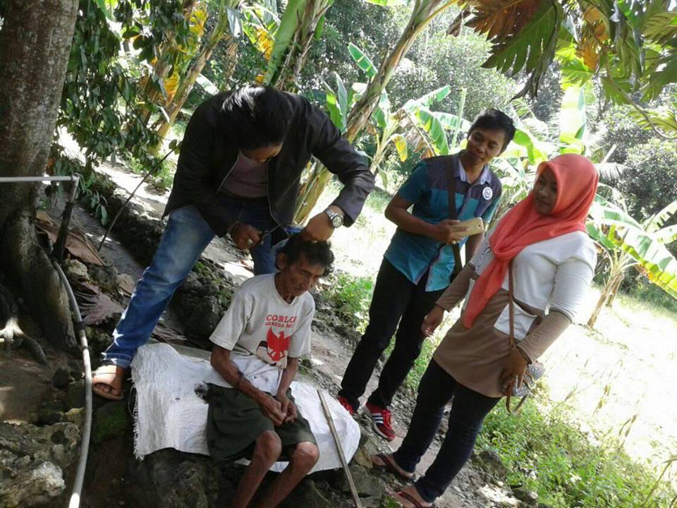 InPcture: Netizen Unggah Kakek Miskin Asal Desa Taraben