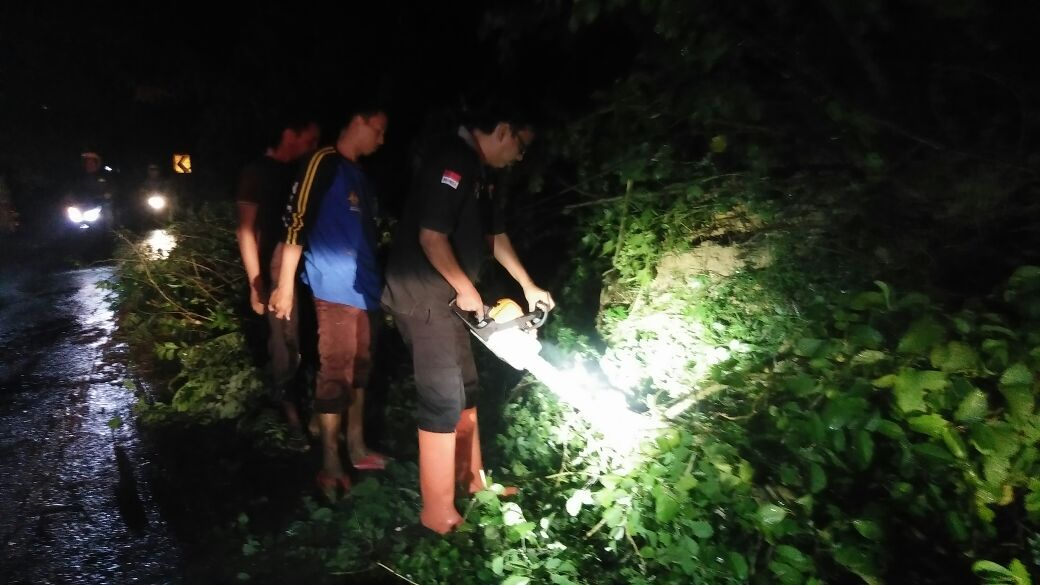 Waspadai Longsor di Waru Timur Pamekasan
