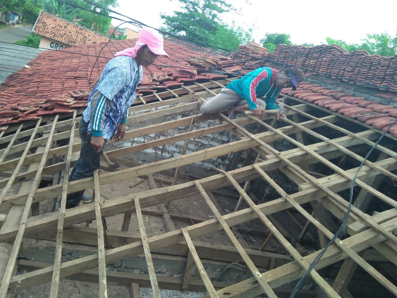 Rehab Pos Ramil Talango Koramil 0827/02 Kalianget Dibatu Masyarakat