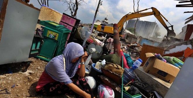 “Gusur Warga, LBH dan Aktivis 98 Lawan Wali Kota Bekasi”