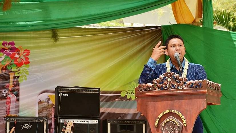 Kisruh Buku Salib, Zamrud Khan: Kepala Disdik Sumenep Wajib Dicopot!!!