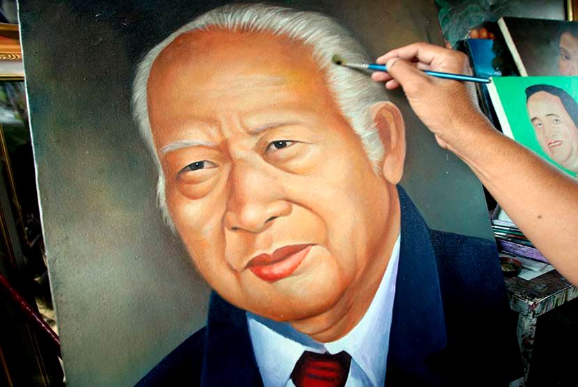 Menjadi Wartawan Istana di Era Sukarno dan Soeharto