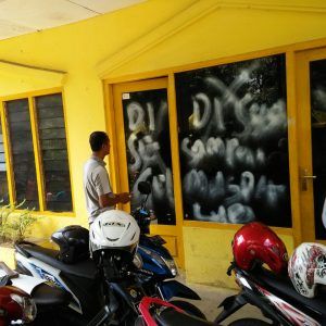 Tuntut Musda Ulang, Kantor Golkar Sumenep Disegel Tuntut Musda Ulang, Kantor Golkar Sumenep Disegel