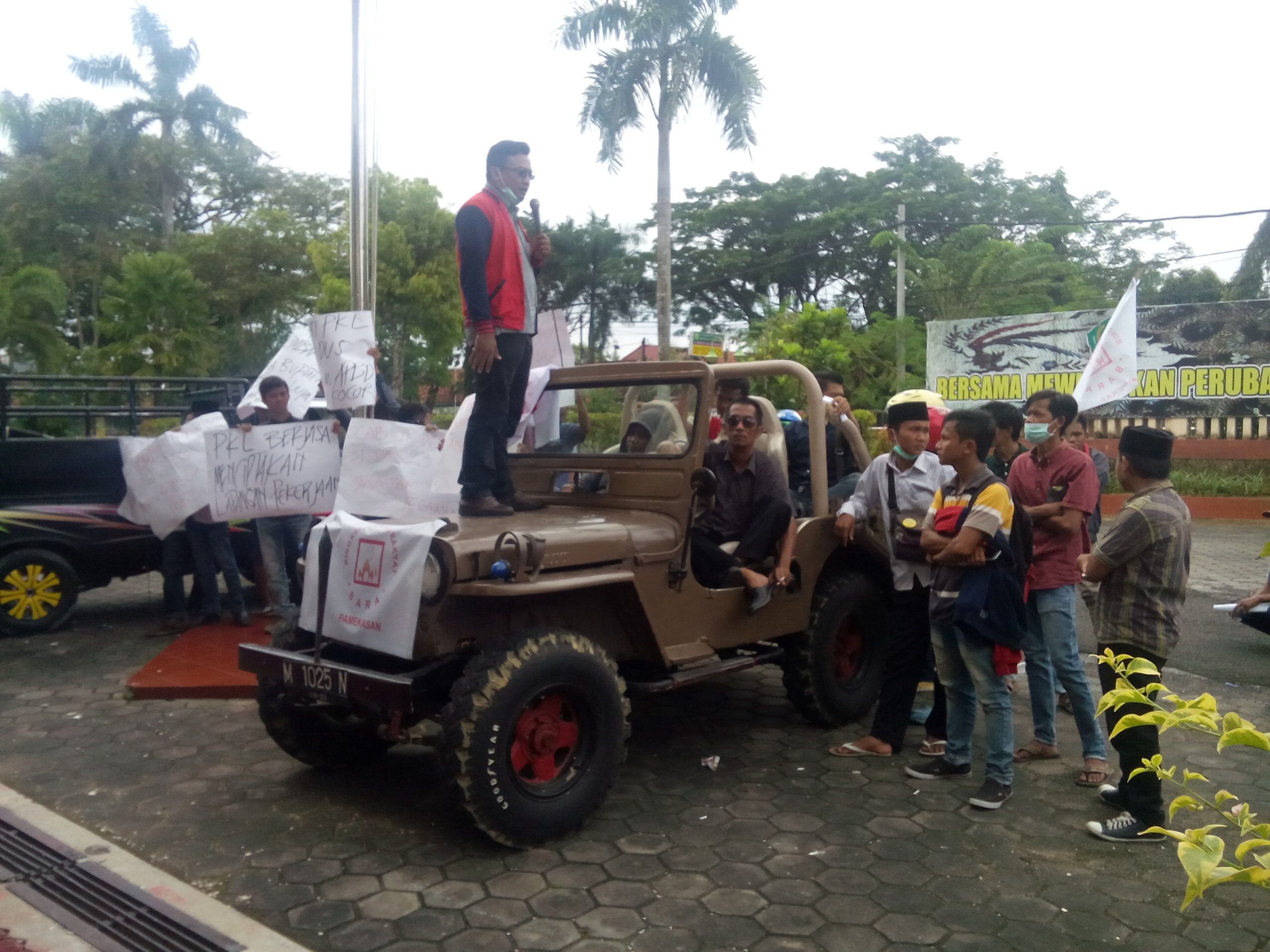 Aktivis APKLI Tutunt Bupati Pamekasan Tak Tebang Pilih Soal PKL