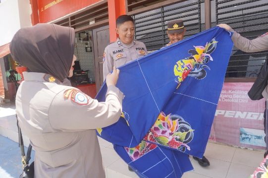 Catra: Guratan Harapan dari Balik Jeruji, Polda Jatim Kagumi Batik Karya Warga Binaan Rutan Sumenep