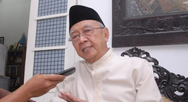 Gus Sholah: Jika Tak Ada Pesantren, Patriotisme Bangsa Hancur Berantakan Gus Sholah: Jika Tak Ada Pesantren, Patriotisme Bangsa Hancur Berantakan