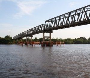 2 Kali Ditabrak Kapal Tongkang, Konstruksi Jembatan Bajarum Berbahaya