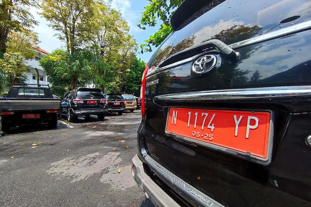 Mudik ‘Sultan’ ASN Lumajang: Mobil Dinas Boleh Dibawa, Pelat Tetap Merah, Dompet Harus Mandiri!