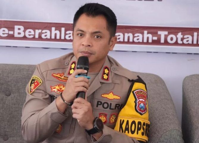 Kapolres Bangkalan Minta Warga Hormati Bendera Merah Putih