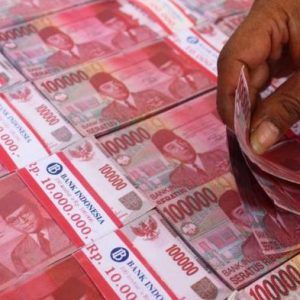 Bupati Janji Gaji Pegawai Maret di Cairkan
