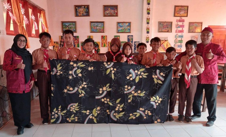‘Aksara Warna Batik Lebatu’: Cara Unik Murid Sumenep Lestarikan Warisan Budaya