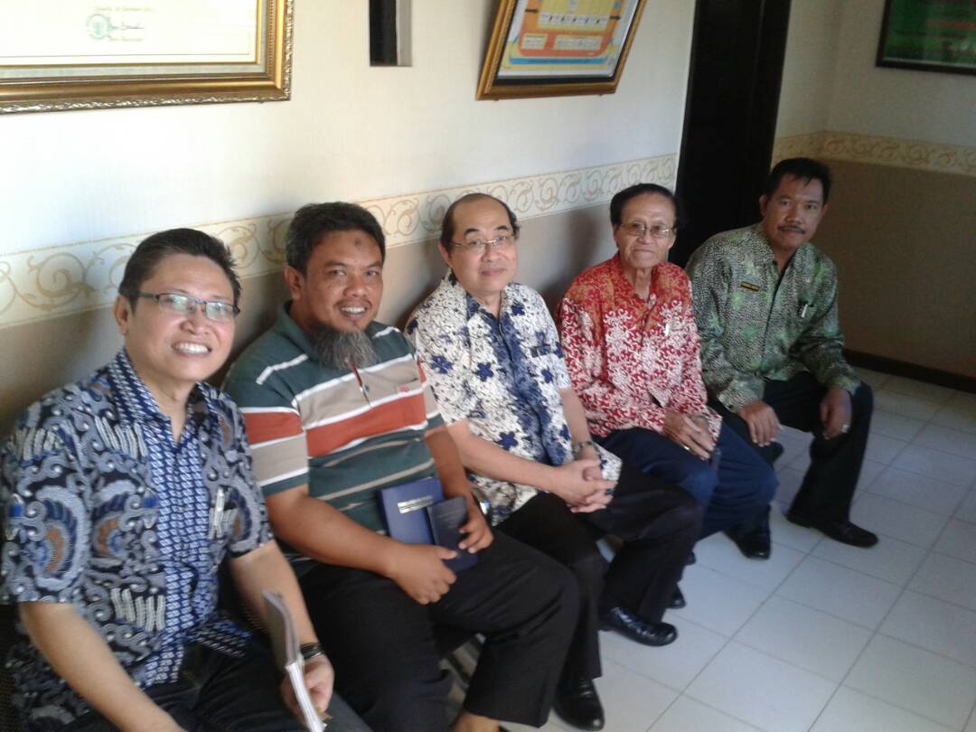 Dr Luthfi Ingatkan  2 Penginjil Tak  Seenaknya  Menyebar Injil di  Sumenep