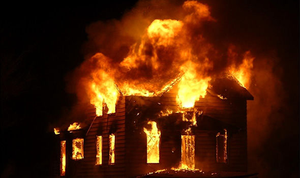 Lupa Matikan Lilin Rumah di Bogor Terbakar