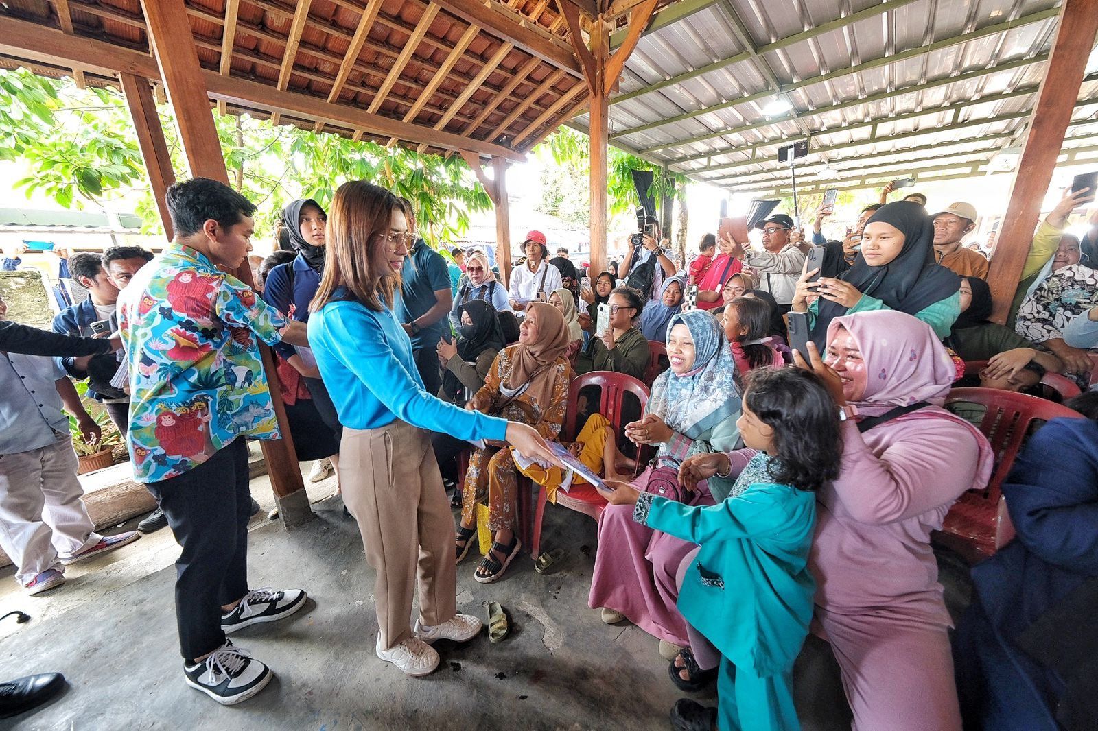 Sosialisasi program makan siang dan susu gratis