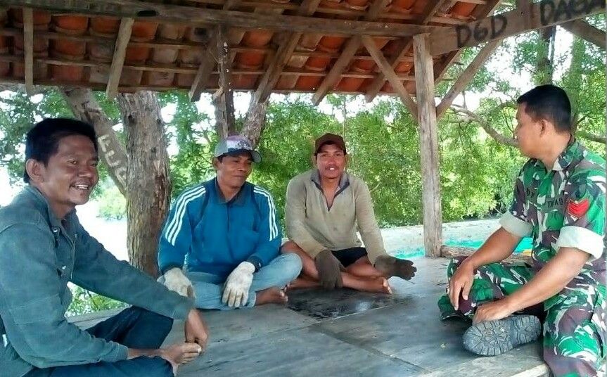 Begini Cara Babinsa Gua- Gua Perkuat Komunikasi Dengan Masyarakat