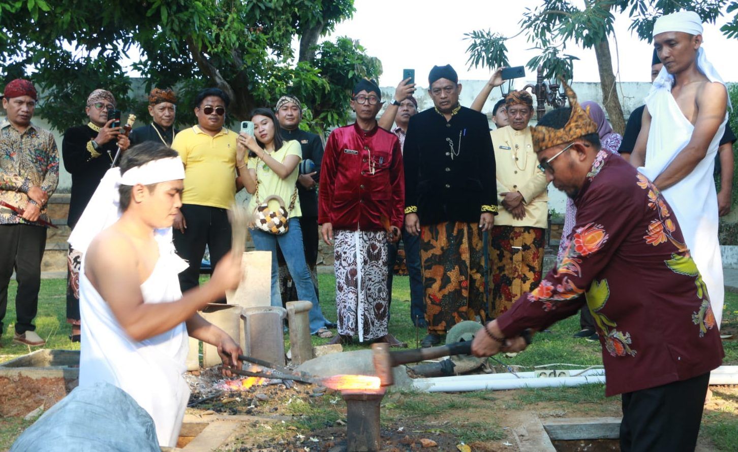 Kontroversi Ikon Kota Keris: Antara Cita-cita Budaya dan Sorotan Kualitas Proyek Rp2,5 Miliar di Sumenep