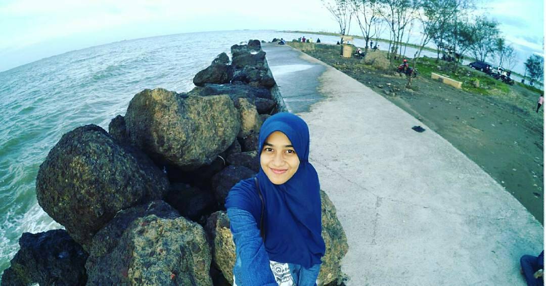 Cantiknya Pantai Marina