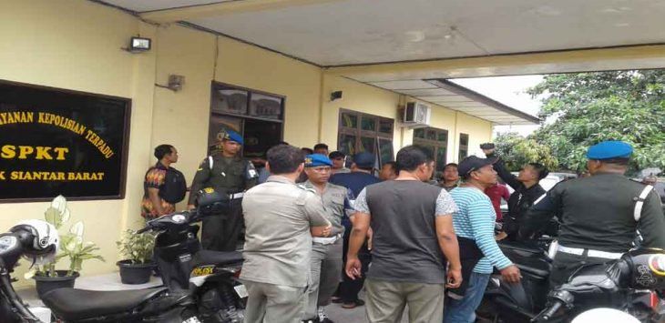 Operasi Pekat, Kamar Kosnya Didobrak Satpol PP, Kapolsek Ngamuk