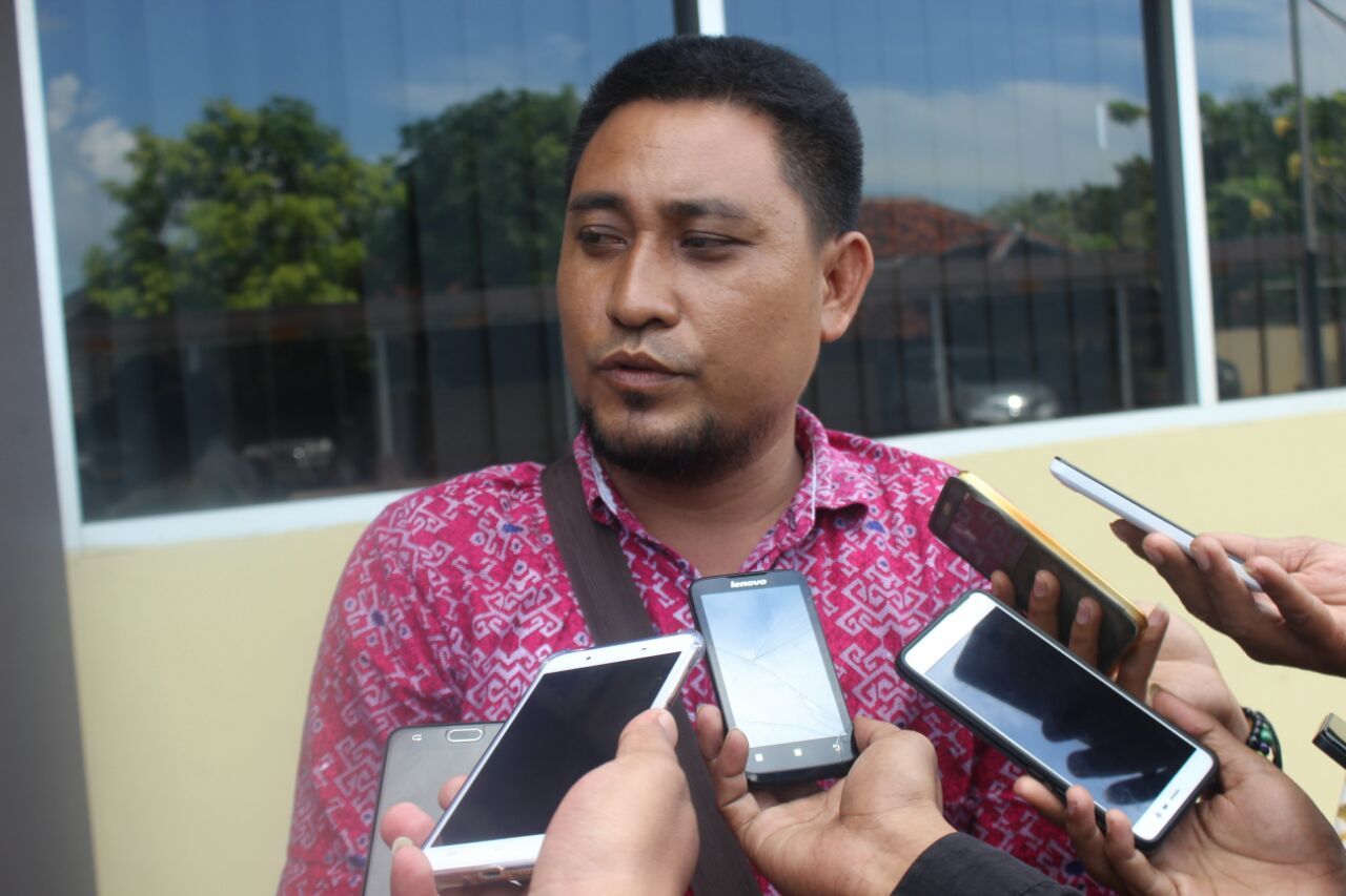 Bikin Ulah, Kepala Desa Dilaporkan ke Polres Sumenep Bikin Ulah, Kepala Desa Dilaporkan ke Polres Sumenep