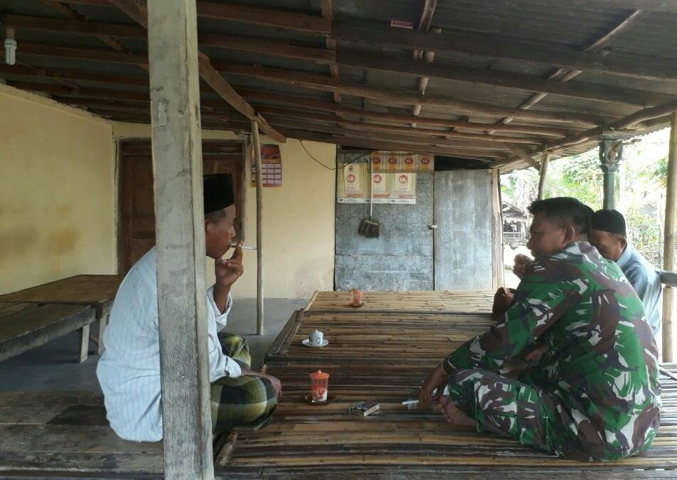 Koramil Lenteng Perkuat Silaturrahim Melalui Babinsa Lembung Timur