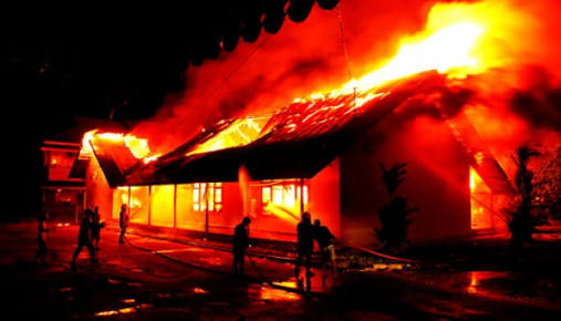 2 Cafe Terbakar di Bangkalan
