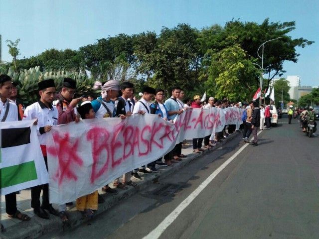 Aksi Pembebasan Al-Aqsha di Surabaya
