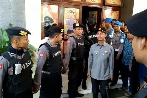 Bupati Pamekasan dan Kajari Tertangkap OTT Beserta 8 Pejabat Penting