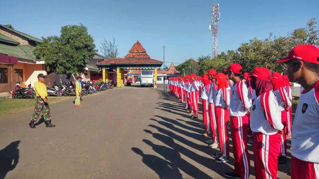 ‎Empat Anggota Kodim 0827 Sumenep Dipercaya  Latih Paskibra