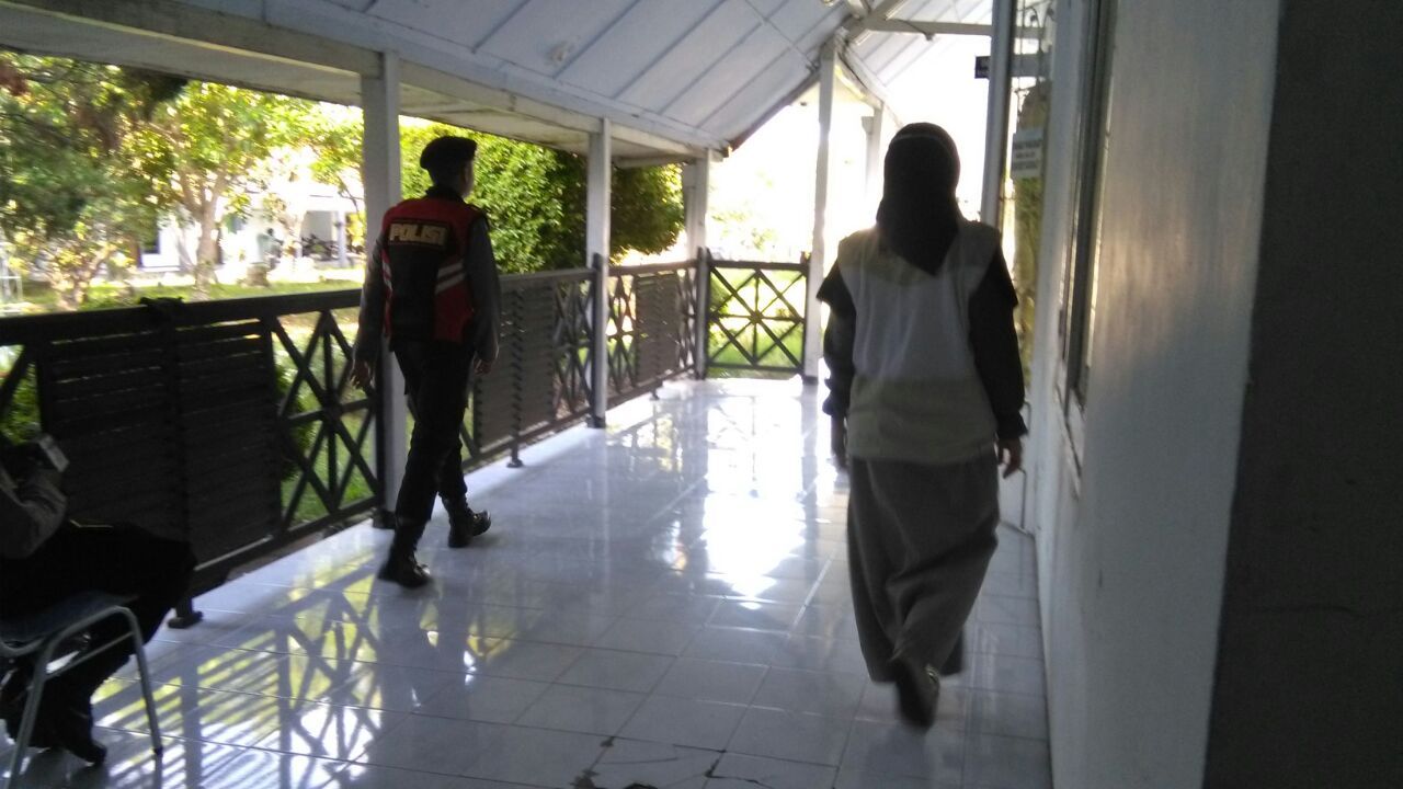 KPK Geledah Kantor Inspektorat Pamekasan