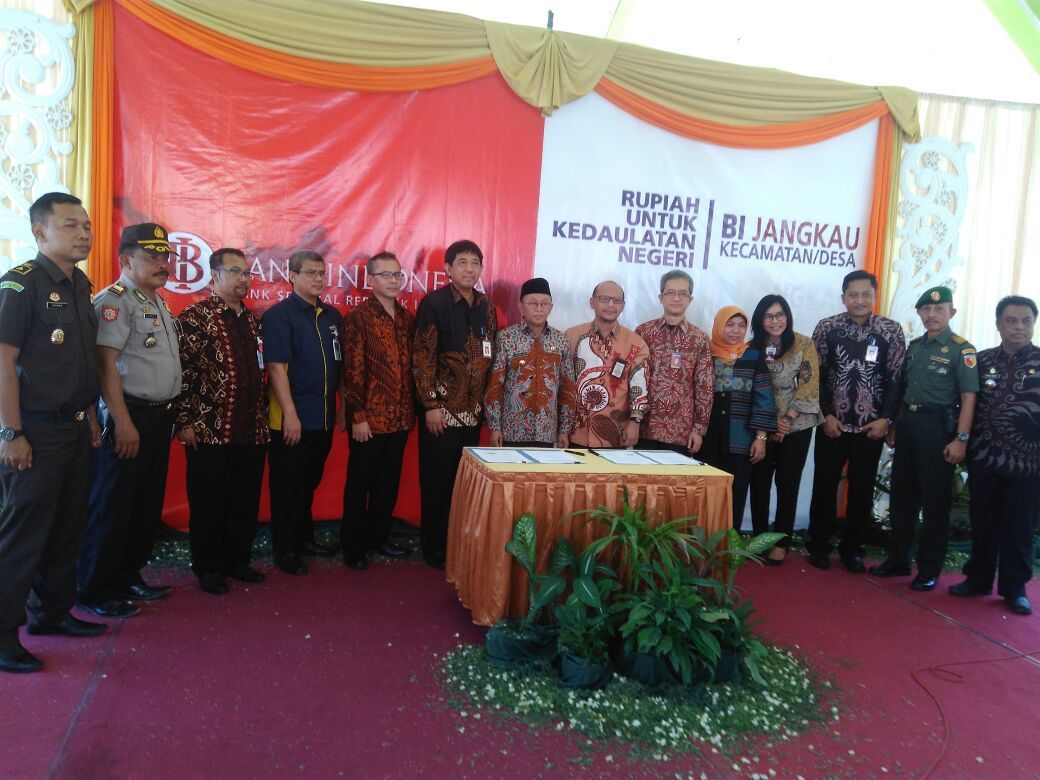 Danramil  Kalianget Wakili Dandim Hadiri Pembukaan Bank Indonesia Jangkau 2017