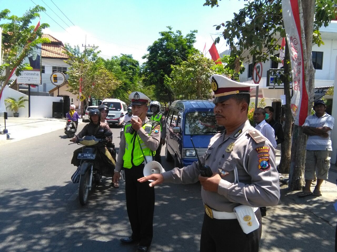 Satlantas polres Tegur Pihak Rumah Sakit Larasati Pamekasan
