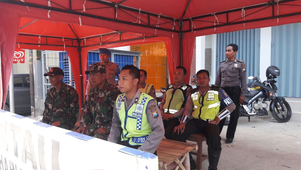 Gabungan TNI Polri Lakukan Pengamanan Di Pos Pantau Pragaan Sumenep