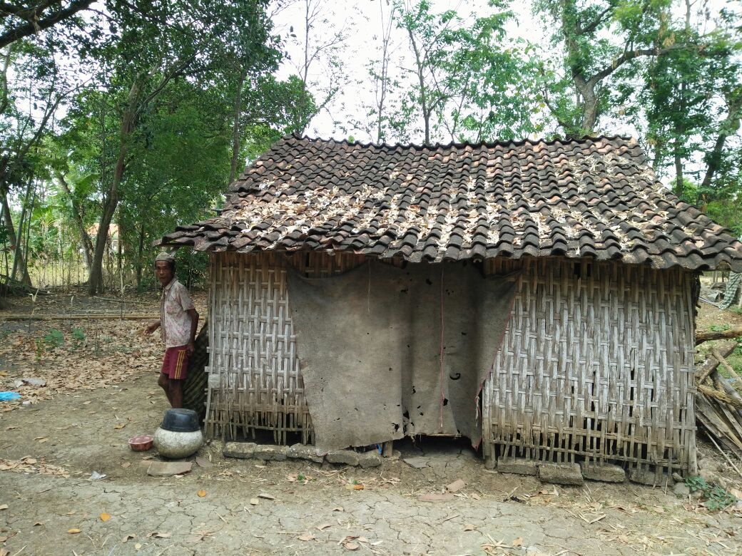Warga Juluk Sekarat, Dinsos Sumenep Tutup Mata