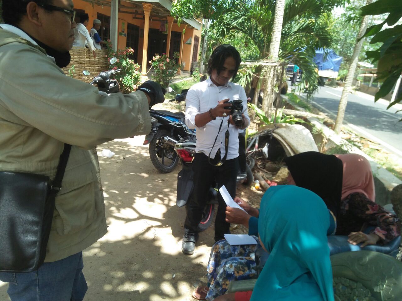 Desa Guluk-Guluk: Penerima Bantuan Beras Pemprov Jatim Mengeluh