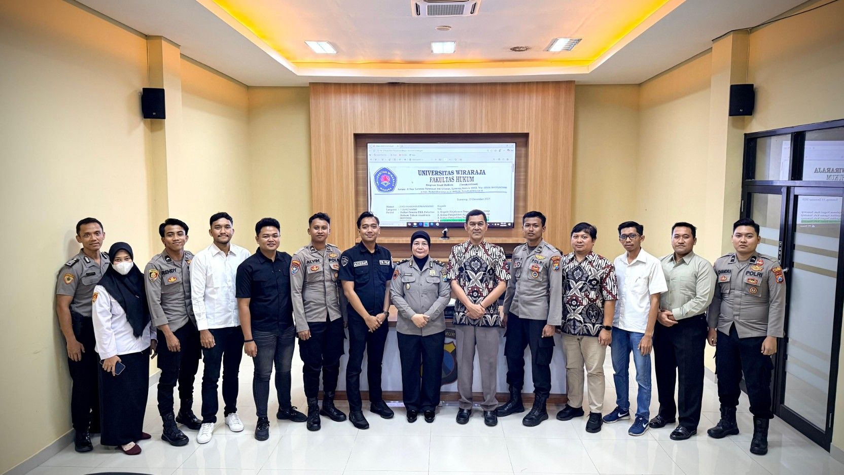 Sinergi Akademik-Kepolisian: Polres Sumenep Resmi Tutup Program PKL Mahasiswa Hukum Unija
