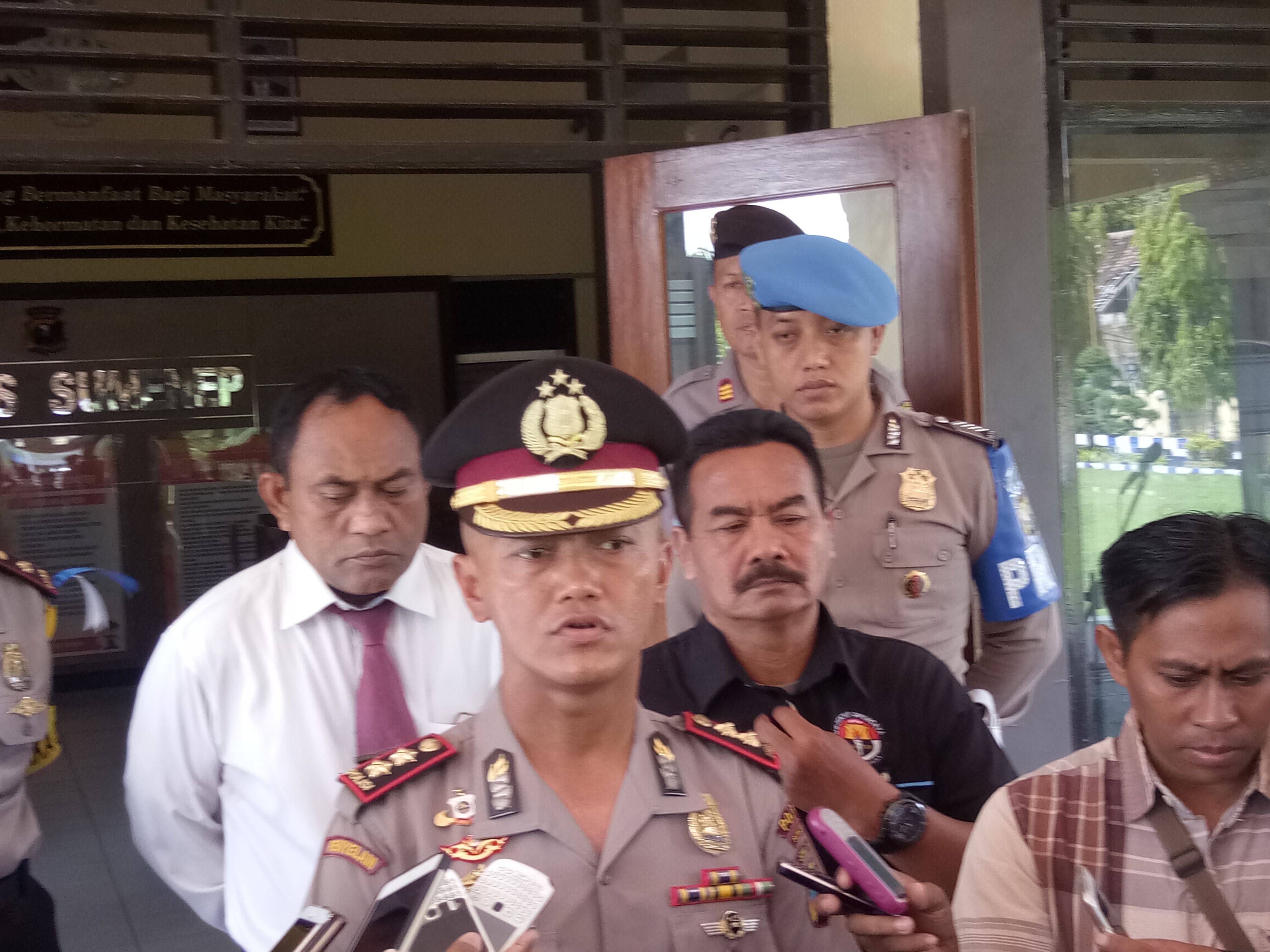Bermula dari Korps Brimob,Ternyata Kapolres Sumenep AKBP Pinora Jago Bikin Lagu