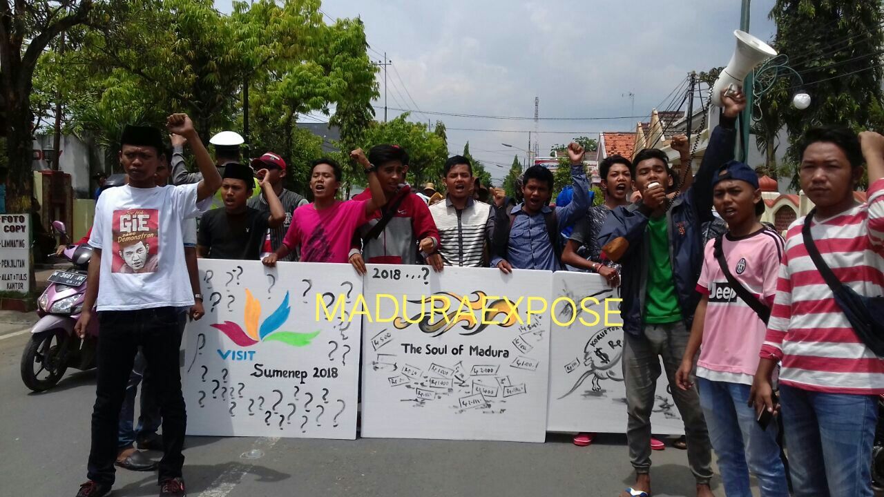 Unras Mahasiswa Pertanyakan Payung Hukum Visit Sumenep 2018
