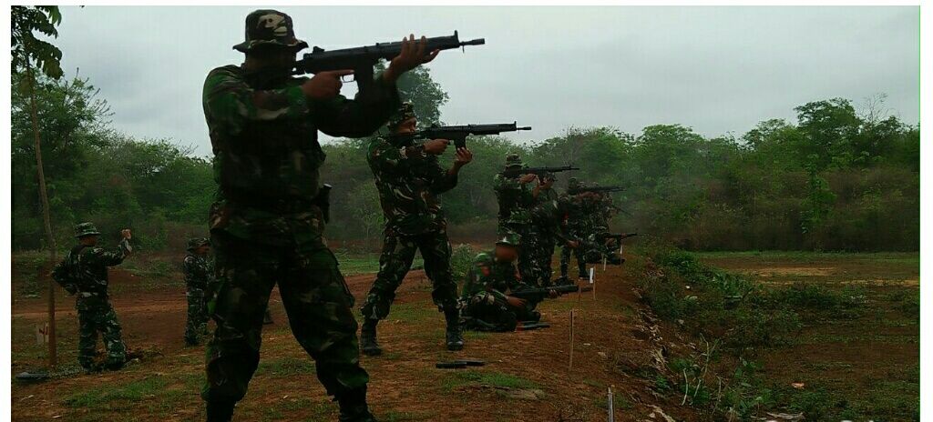 Jaga Performa, Sekalipun Cuaca Mendung Kodim 0827 Tetap Latihan Menembak