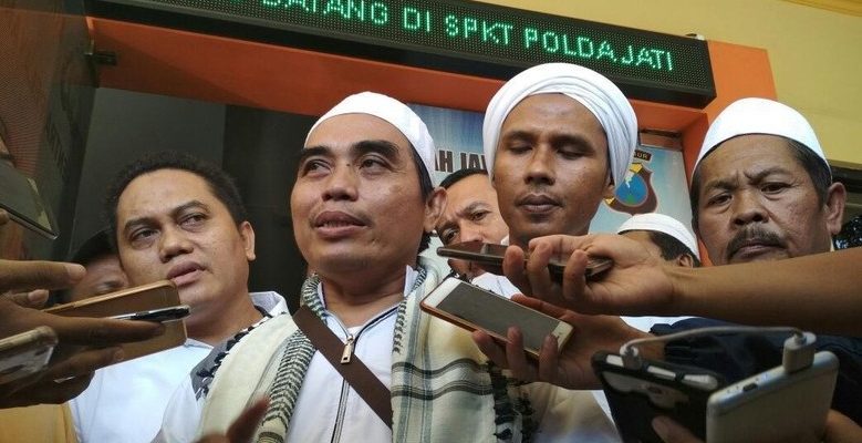 Kiai Ali Salim, Ulama Madura yang berani Polisikan Megawati ke Polda Jatim?