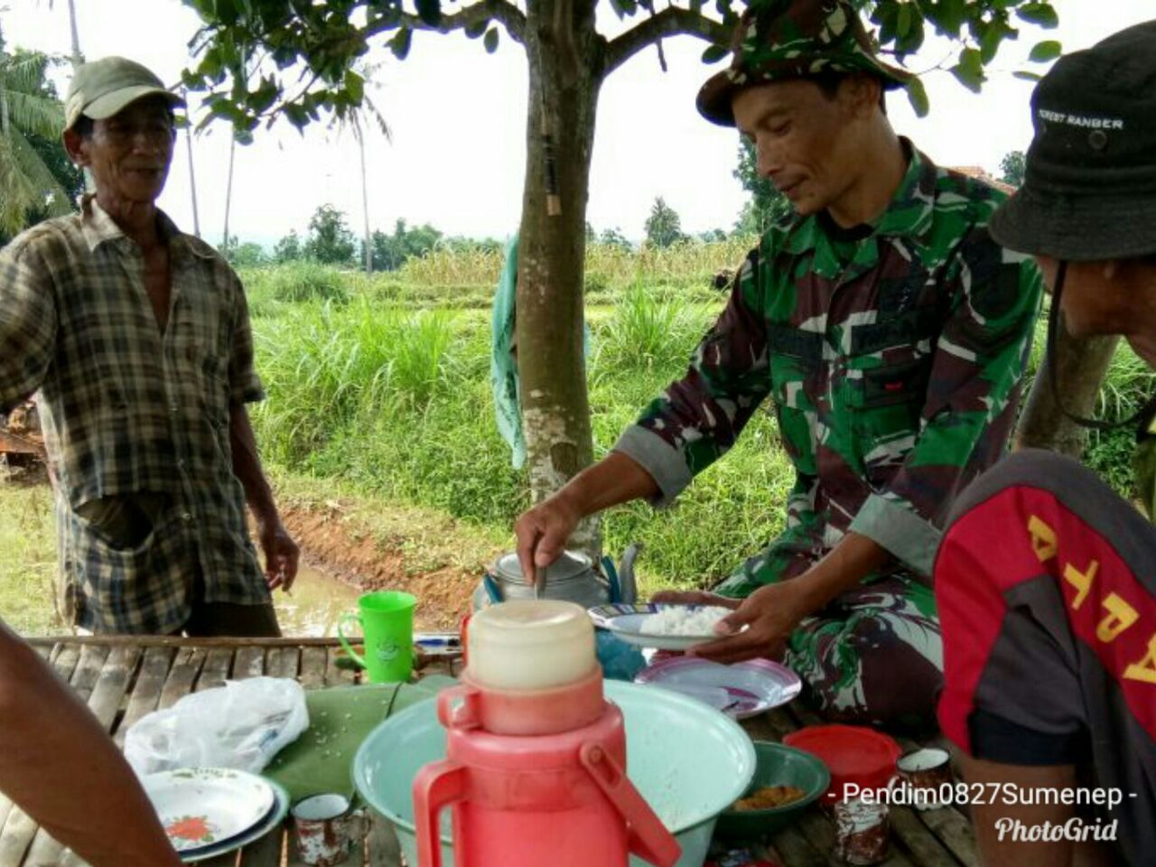 Kebersamaan Babinsa Ganding, Wujudkan Kemanunggalan TNI – Rakyat