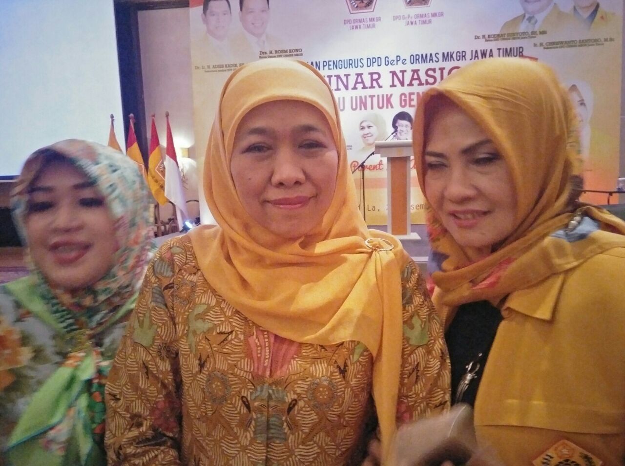 Yuli:”Akhirnya Hajjah Khofifah Hadir Bersama Arumi Untuk Memenuhi Undangan Perempuan MKGR Jatim”