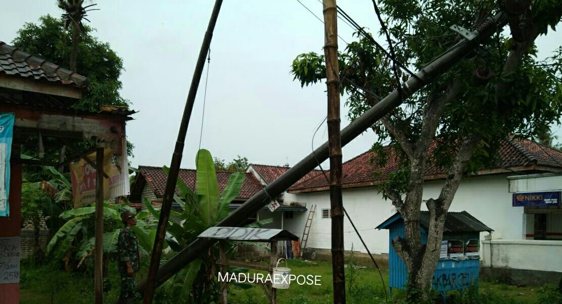Koramil Ganding Tinjau Bengkel Motor Tertimpa Tiang Listrik di Sumber Payung