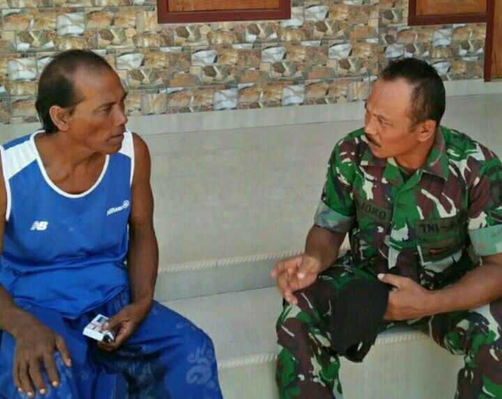 Bersama Babinsa Masalembu Wujudkan Jalinan silaturahmi