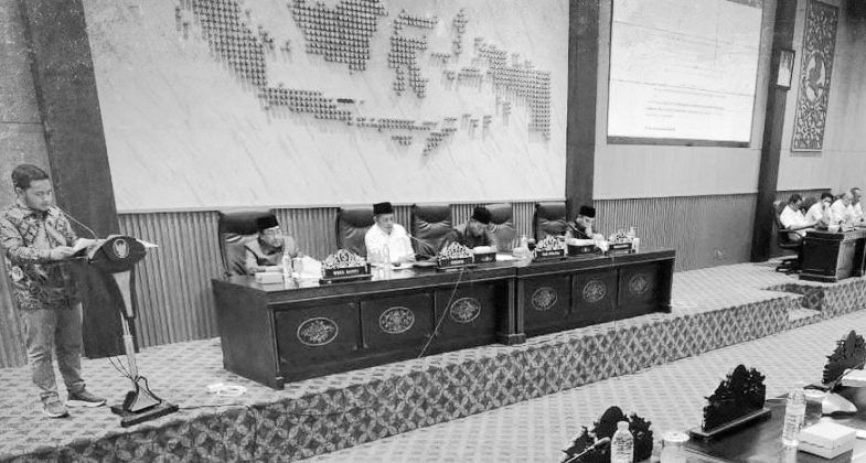 Kritik APBD 2026 Sumenep: Pandangan Umum Fraksi Hanya ‘Pemanis’ Atau Benar-benar Tajam? Kritik APBD 2026 Sumenep: Pandangan Umum Fraksi Hanya ‘Pemanis’ Atau Benar-benar Tajam?